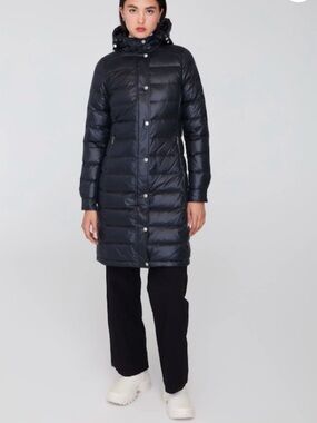 QUARTZ CO ETHICALLY SOURCED GLOSSY DOROTHY LONG PUFFER